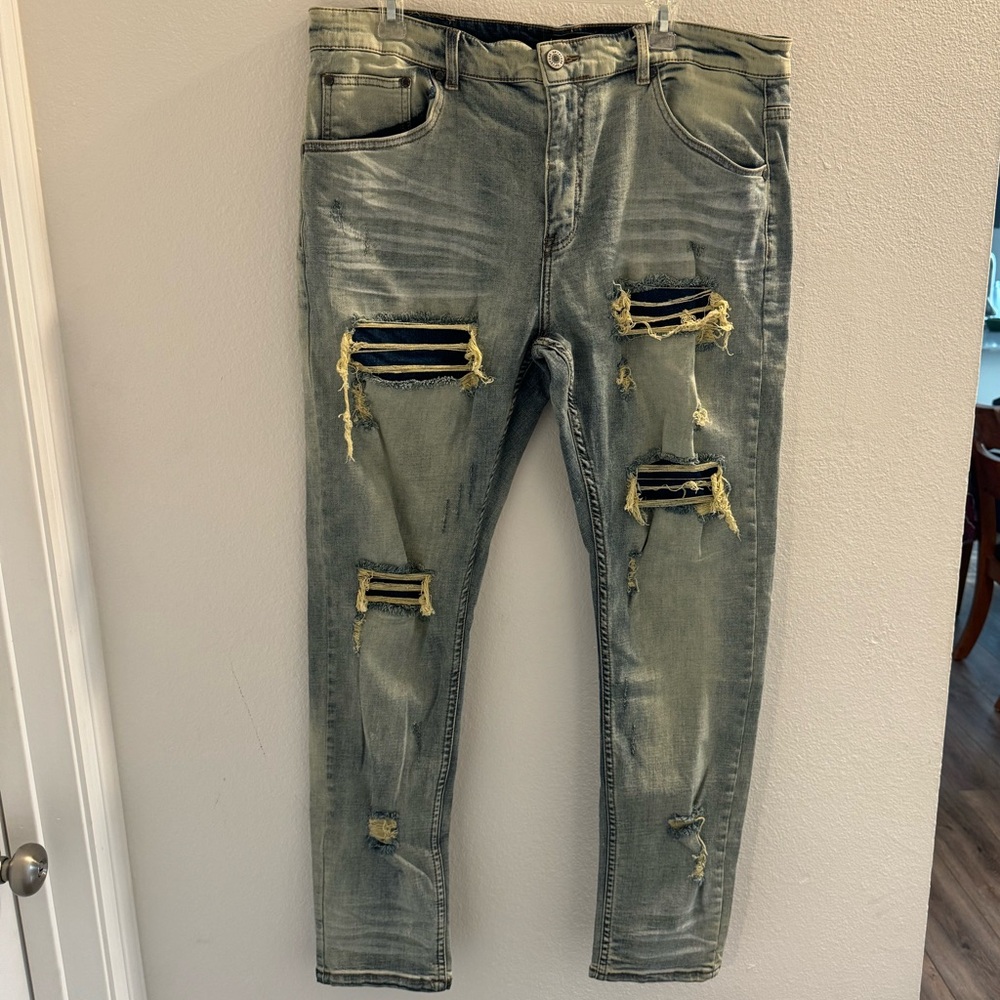 Se’renade Distressed Denim Jeans Men’s 40x32 (Navy Blue Under Patches).
